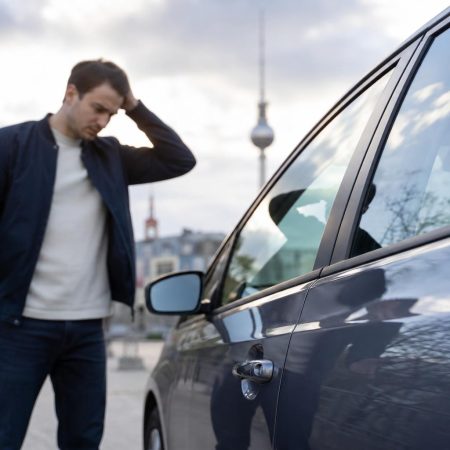 Auto ausgesperrt in Berlin: Schlüssel vergessen – was tun?